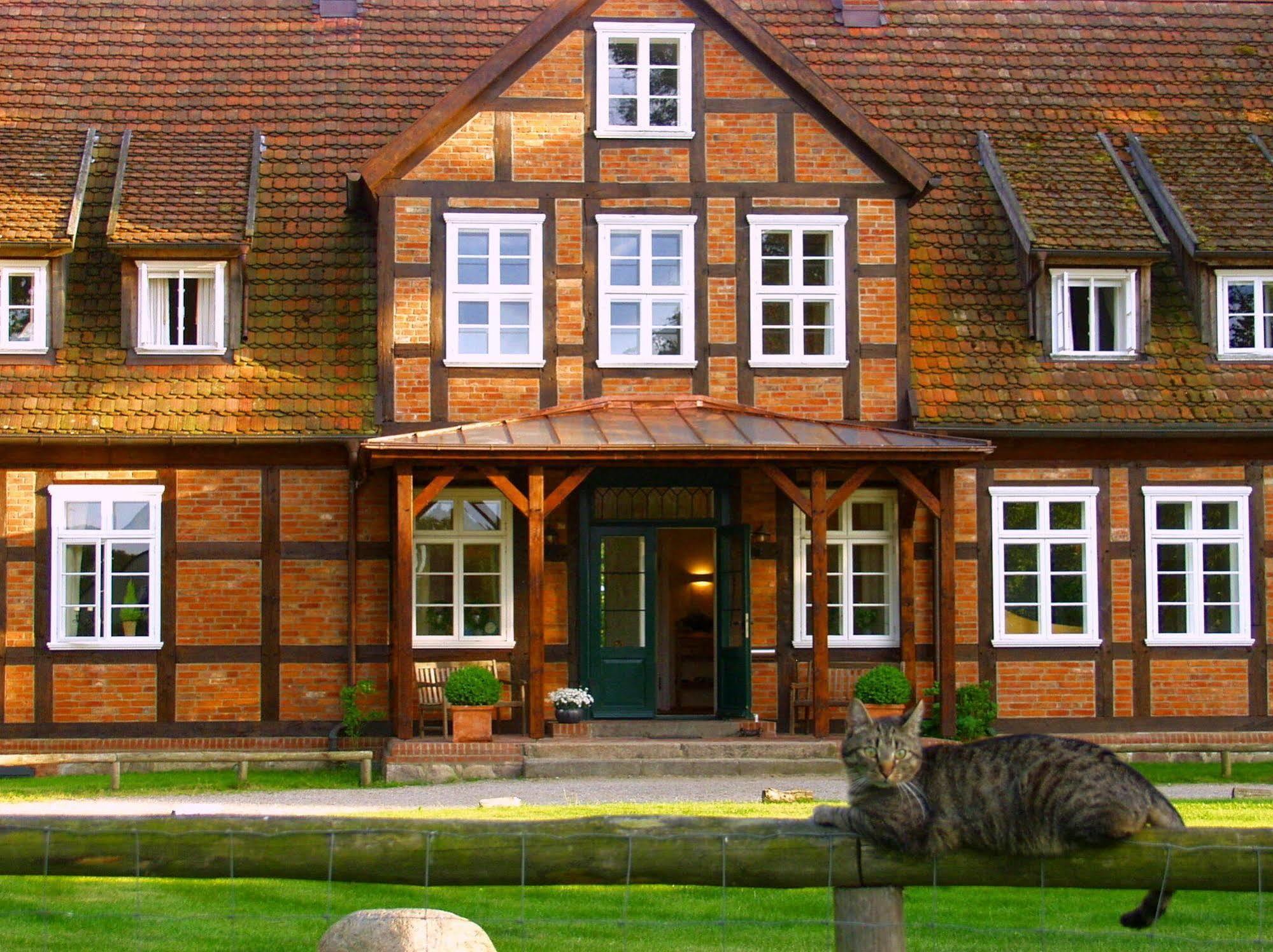 Gutshof Woldzegarten Hotel Exterior foto
